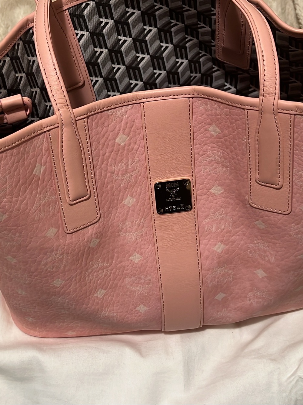 MCM Pink Blossom Liz Shopper Tote in Vesetos